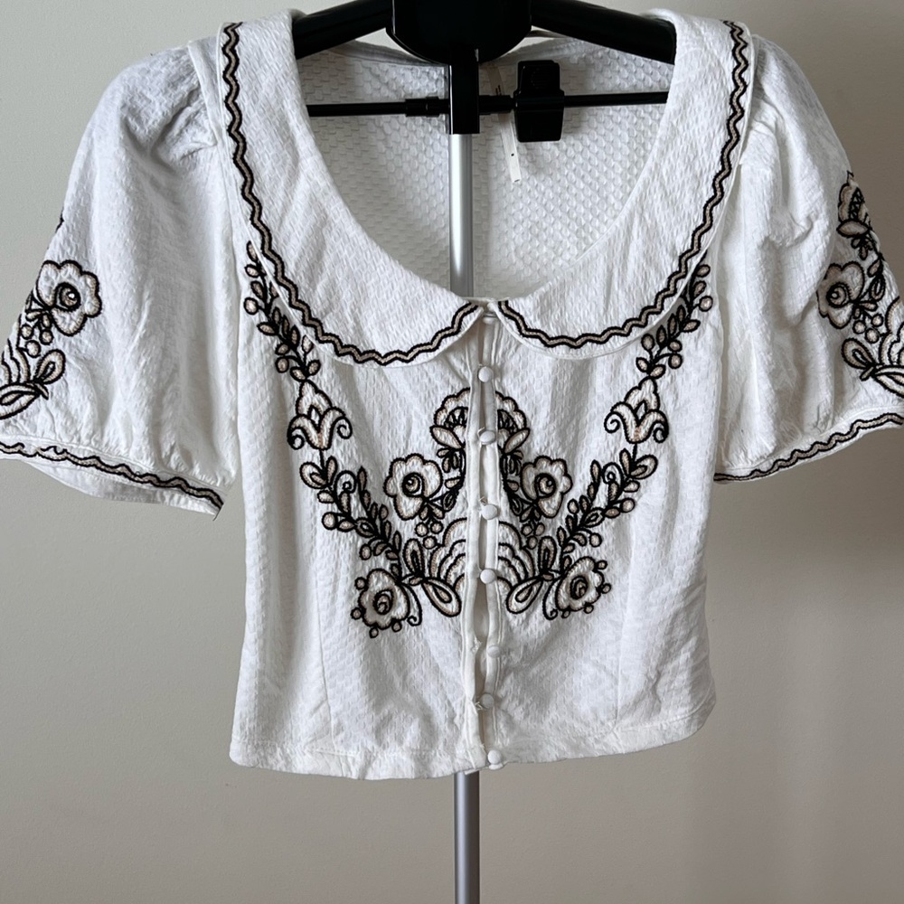 Embroidered button front collared blouse - image 5